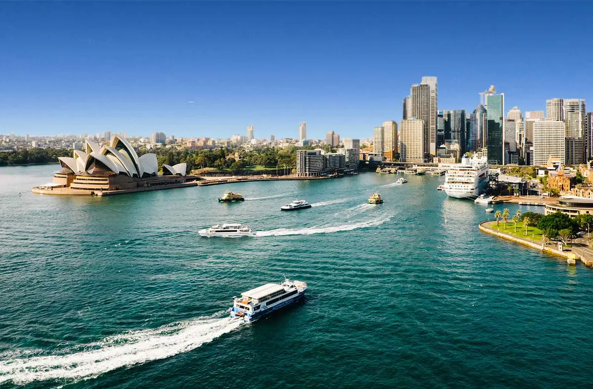 Australia luggage shipping