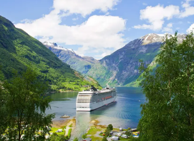 Ship Luggage to a Canadian Cruise